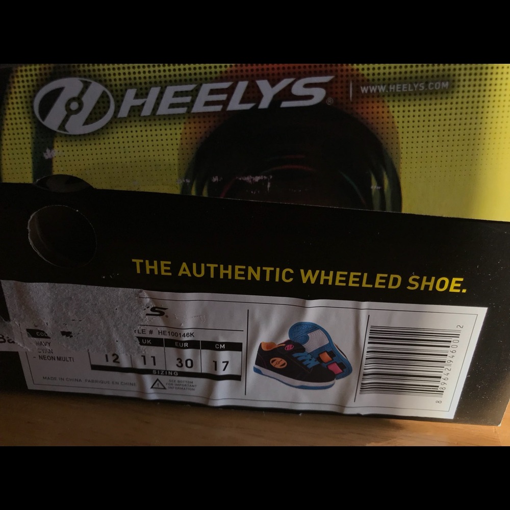 Heelys Authentic Wheeled Shoe 12 Y - Picture 6 of 8